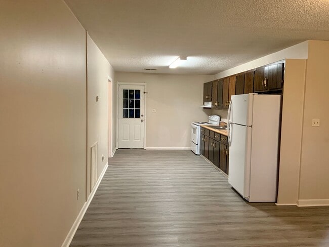 Photo - 2 Bedroom Duplex with Yard