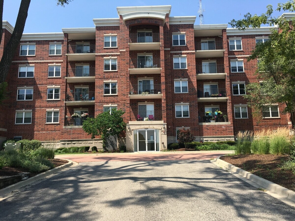 Photo - 3420 N Old Arlington Heights Rd Condo Unit 302