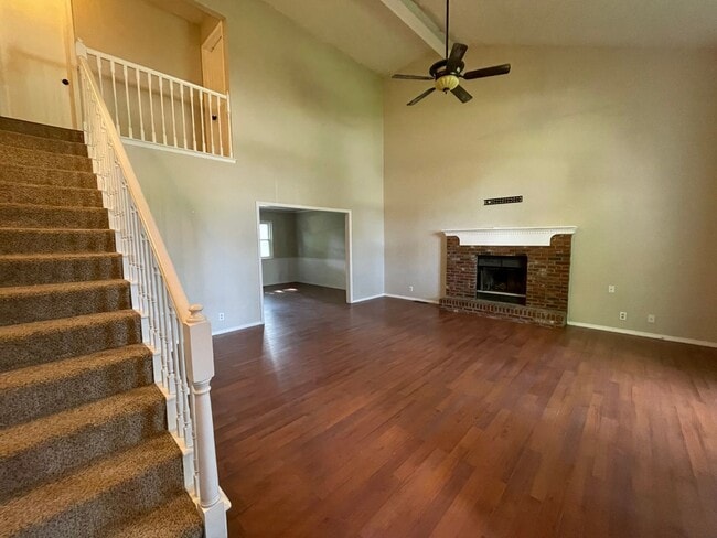 Photo - 4 bedroom, 2 1/2 bath, 2 car garage located in the quiet Summit View subdivision.