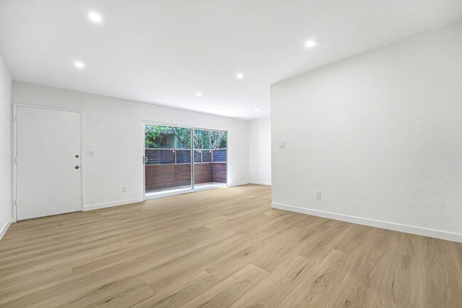 Photo - 1241 9th St Unidad 4