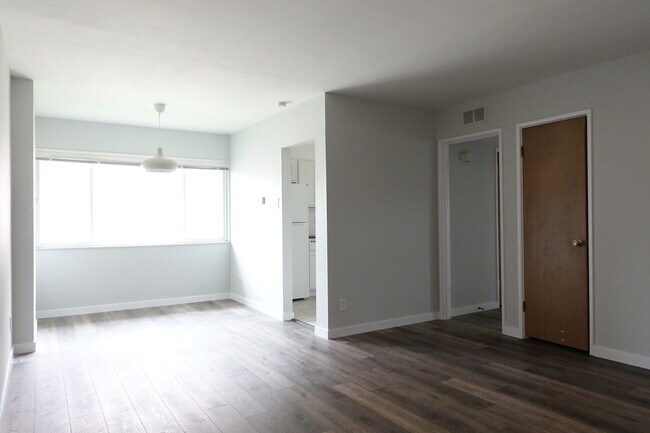 Photo - 5 S Big Bend Blvd Unit 2F