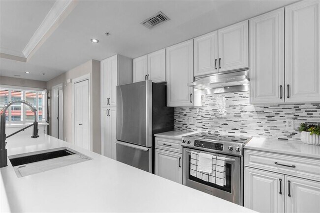 Photo - 1238 E Kennedy Blvd Unit 501