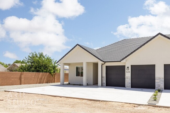 Photo - Brand New 3 Bed / 2 Bath Duplex – Modern L...