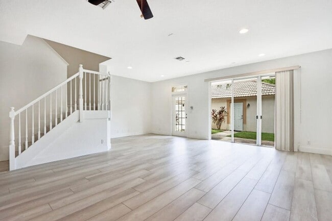 Photo - 8021 Murano Cir