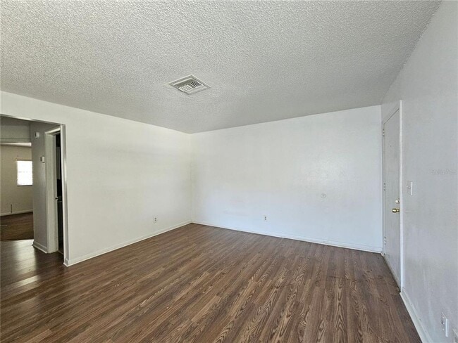 Photo - 209 Northwest Jefferson Cir N Unit 13