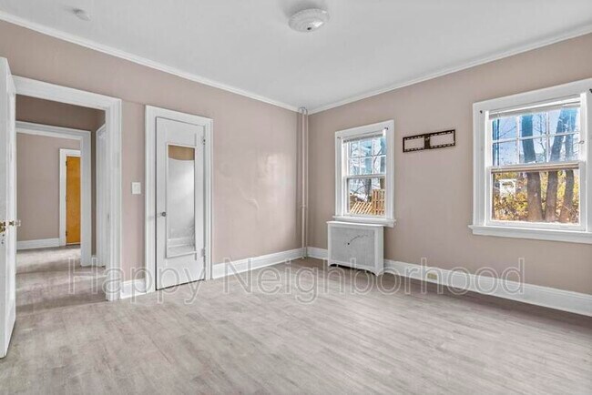 Photo - 130 Bradley Ave