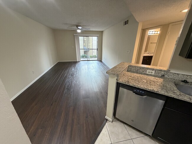 Photo - 1916 Lake Atriums Cir