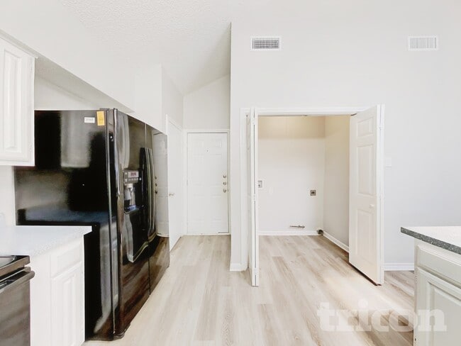212 Sunset Dr