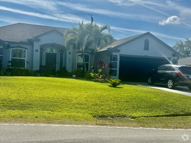 Building Photo - 585 SW Undallo Rd Rental