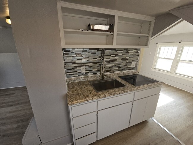 Photo - 1915 Seymour Ave