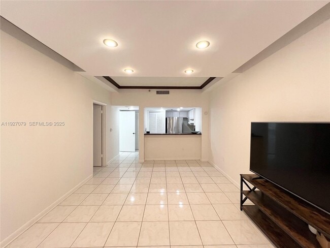 Building Photo - 540 Brickell Key Dr Unit 214