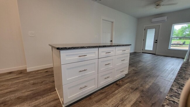 Photo - 36 N Swan St