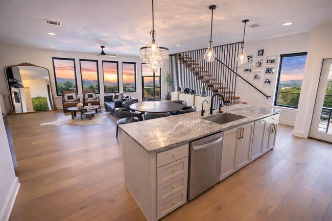 Building Photo - 8501 Bronco Ln