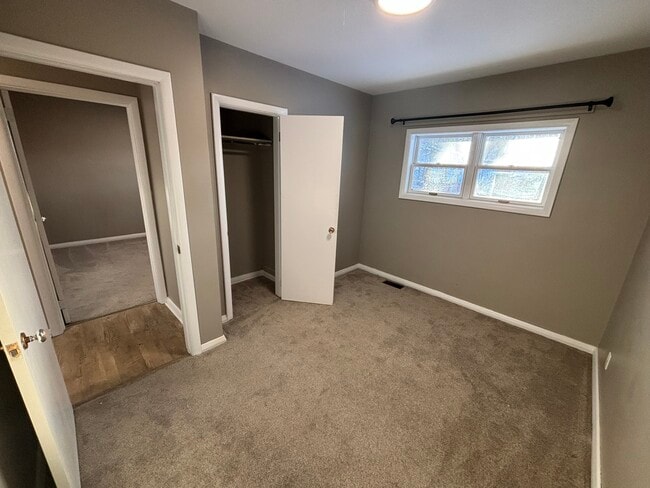 Photo - 333 Erb St. W