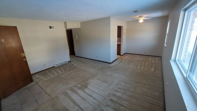 Photo - 5725 Leavenworth Rd