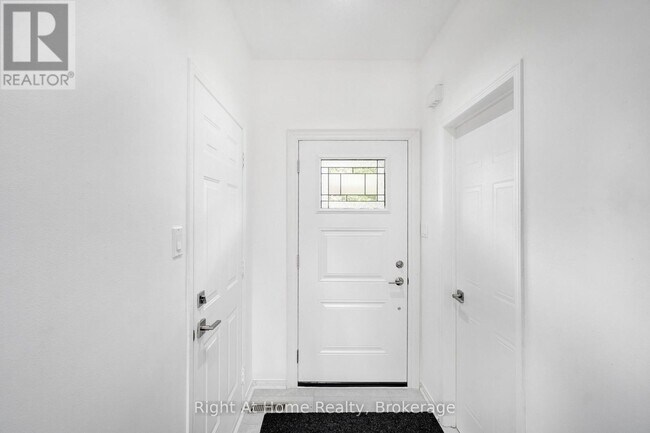 Photo - 5223 Fairford Crescent