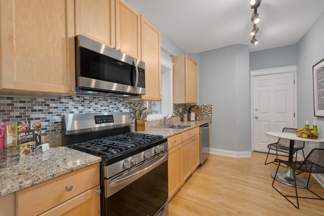 Photo - 3805 N Ravenswood Ave Unit 1