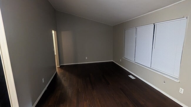 Photo - 9 Ipswich Dr