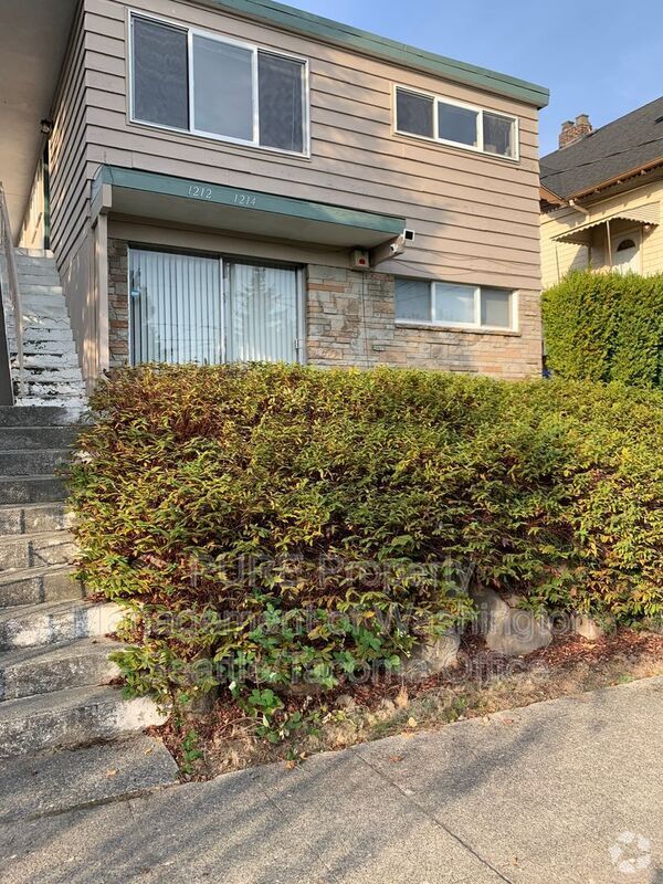 Building Photo - 1214.5 N 49th St Rental
