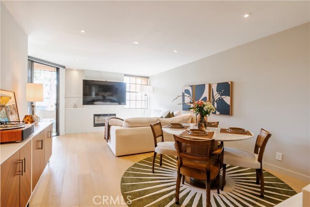 Building Photo - 740 Kings Rd Unit 302 Rental