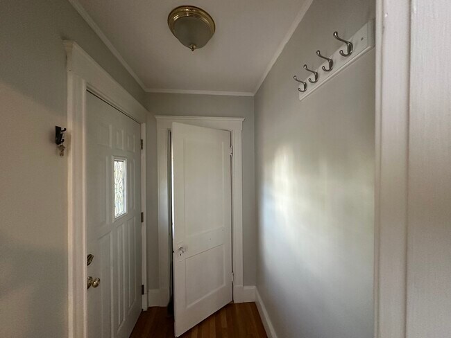 Photo - 12 Jeanette Ave Unidad #1