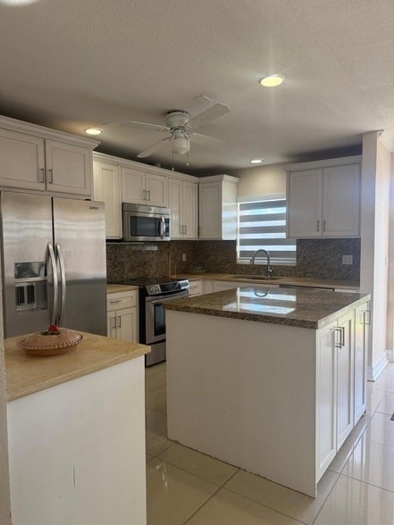 Photo - 5775 Fernley Dr W