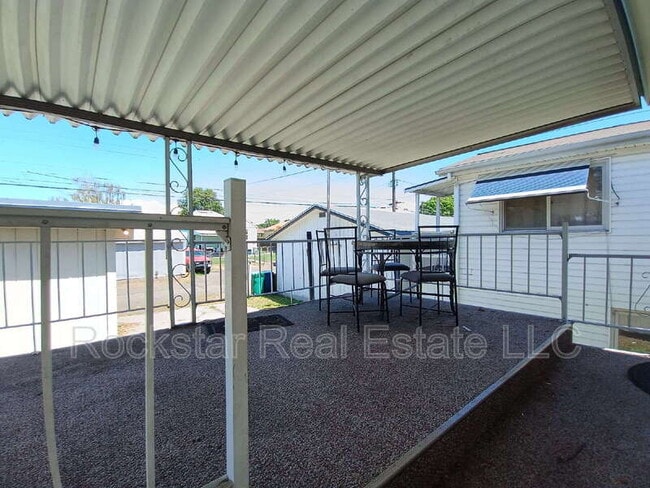 Photo - 537 E Garland Ave