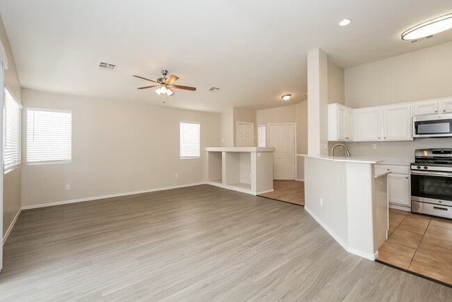 Photo - 9023 Edgeworth Pl