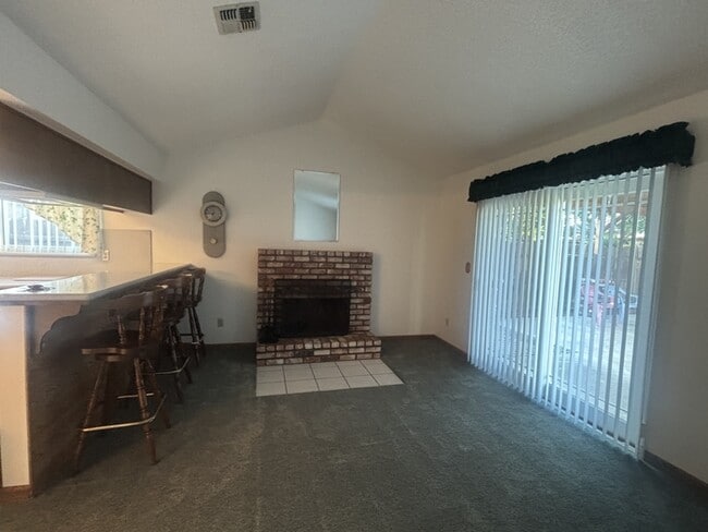 Photo - 1712 Shasta Ct