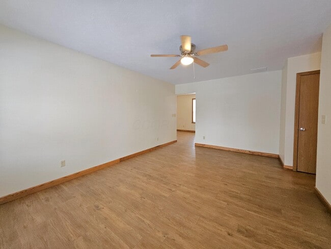 Photo - 101 Andrew Ct E