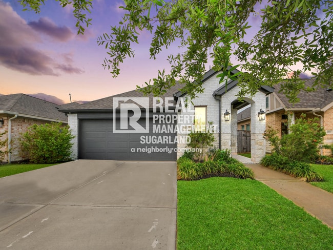Building Photo - Like-New 2023 Single-Story in Sienna with Open-Concept Living