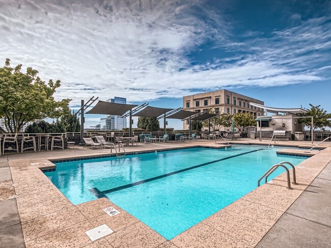 Pool deck - 333 W Trade St Unit 708