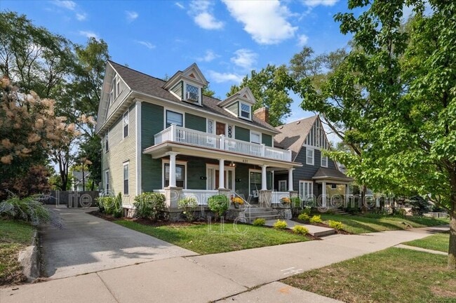 631 Paris Ave SE