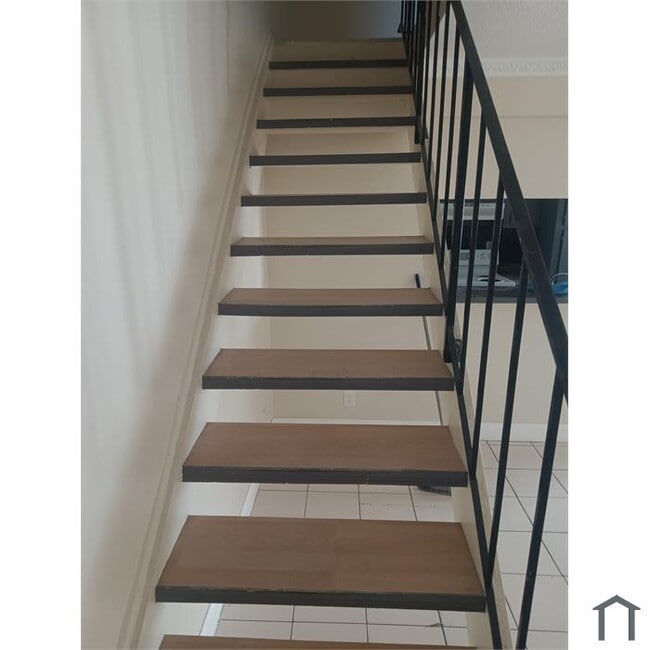 Photo - 108 E Tiffany Dr Unidad 3