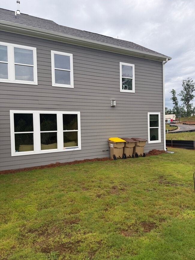 225 Hickory Grv Ln