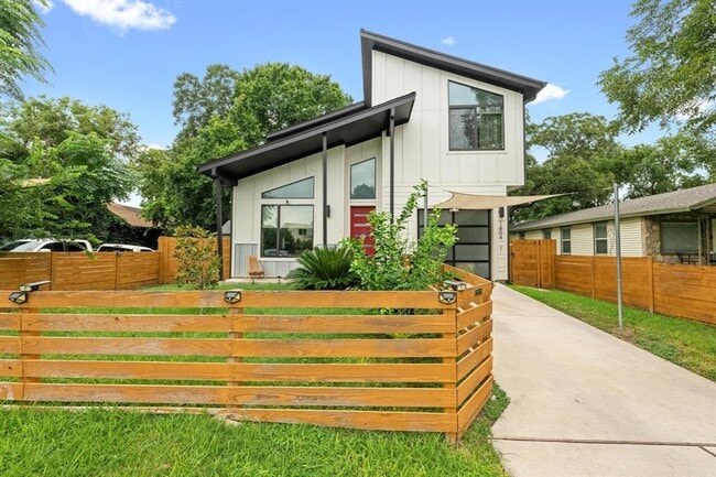 Building Photo - 1804 E 14th St Rental