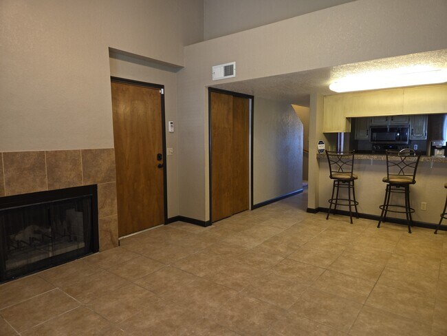 Photo - 3716 E University Dr