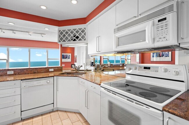 Photo - 601 Longboat Club Rd