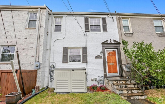 Building Photo - 3012 Hickory St Rental
