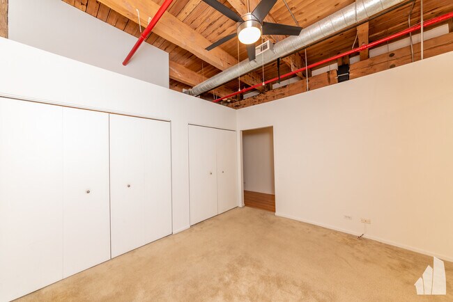 Photo - 375 W Erie St Unidad 508