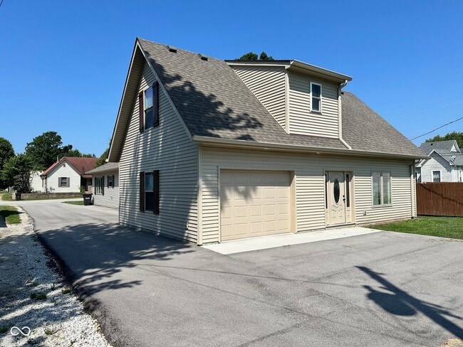 Building Photo - 103 S Nebraska St Rental