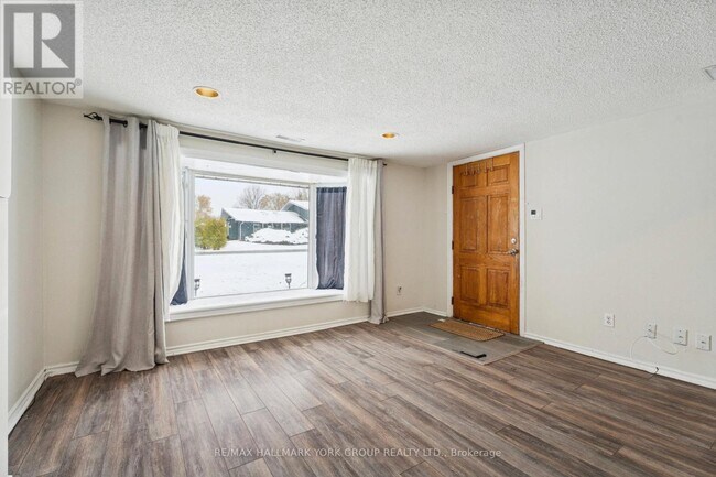 Photo - 351 Winnifred Dr