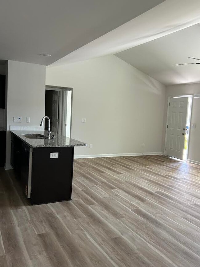 Photo - 403 Grand Oaks Dr