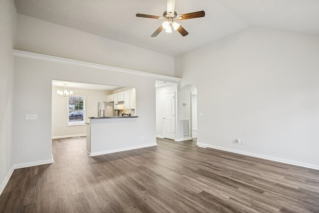 Photo - 205 Christine Dr