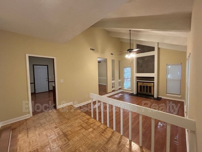Photo - 906 Forestglen Dr