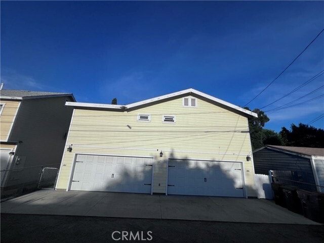 Building Photo - 145 N Lincoln Ave Unit B