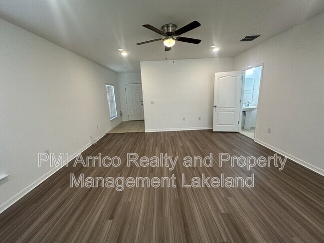 Photo - 3848 Exeter Ln