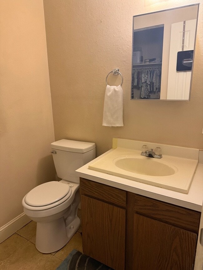 Photo - 725 Chaparral Cir Unidad 725