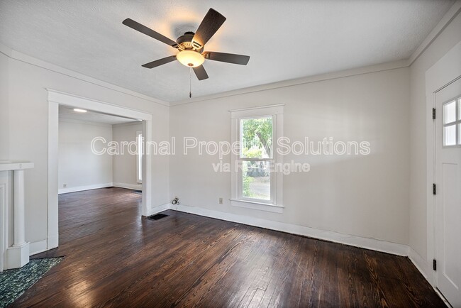 Building Photo - 1227 Woodside Blvd Rental