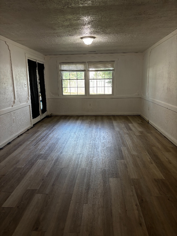 Photo - 1621 Debra Dr